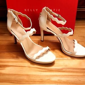 EUC Kelly & Katie White Strappy Back Zip Heeled Sandal